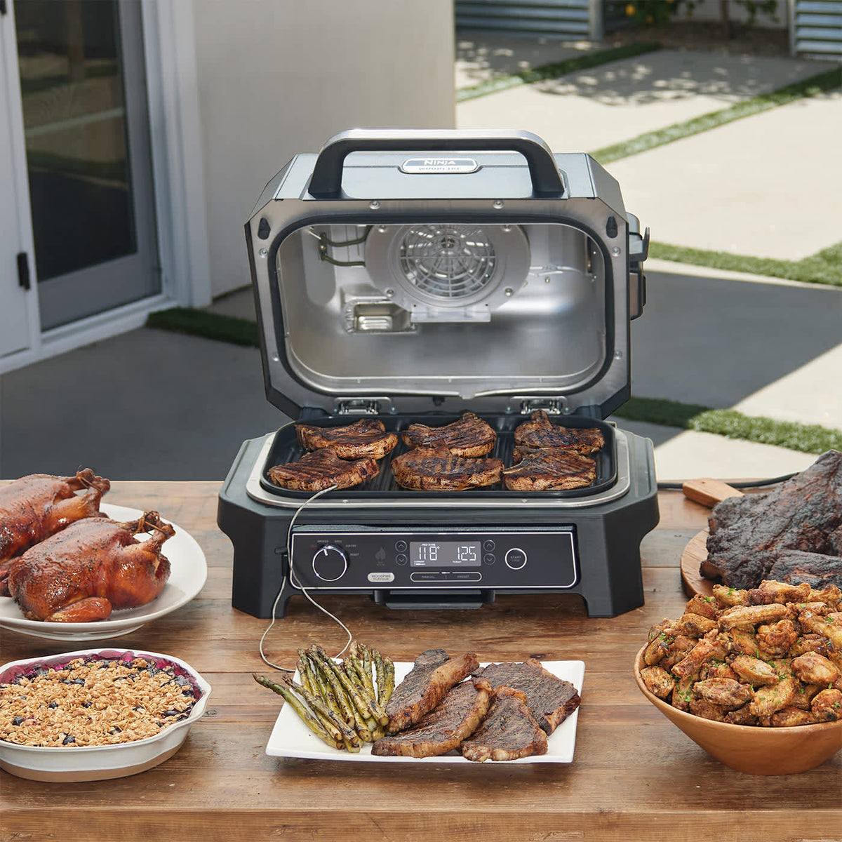 Barbecue électrique et fumoir Ninja Woodfire Pro XL avec thermosonde Smart Cook OG850EU