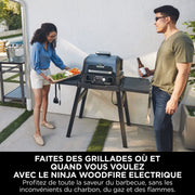 Pack Barbecue électrique et fumoir Ninja Woodfire Pro Connect XL avec support et housse