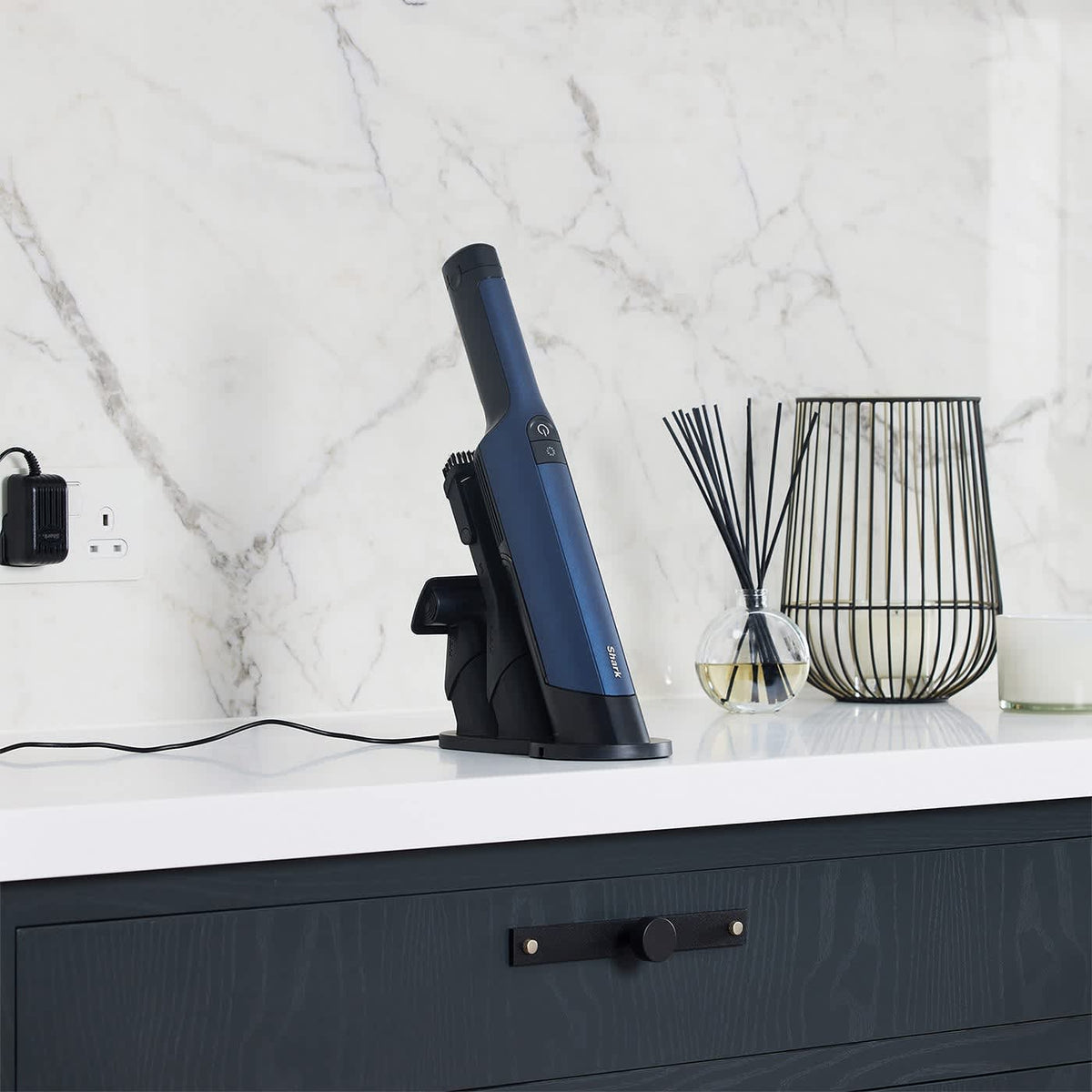 Aspirateur à main sans fil Shark WandVac 2.0 avec base de charge WV270EU